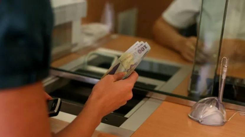 Ce pot face românii dacă băncile le refuză amânarea plății ratelor