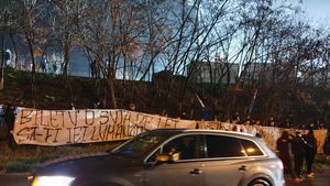 Fanii Universității Craiova, protest înaintea meciului cu FC Voluntari. „Tarife de escorte ați pus!” Ce s-a întâmplat la stadionul din Ilfov | FOTO