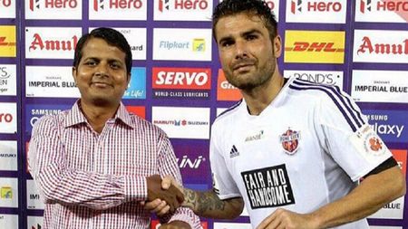 "Important e să nu renunți!" Mutu, premiat după al treilea gol în India. VIDEO Reacția comentatorilor la golul "Briliantului": "Pur și simplu GENIAL!"