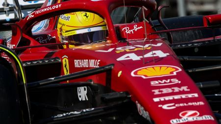 Gest de milionar. A dat mesaj pe grupul de whatsapp al piloților și le-a oferit un loc în avionul lui