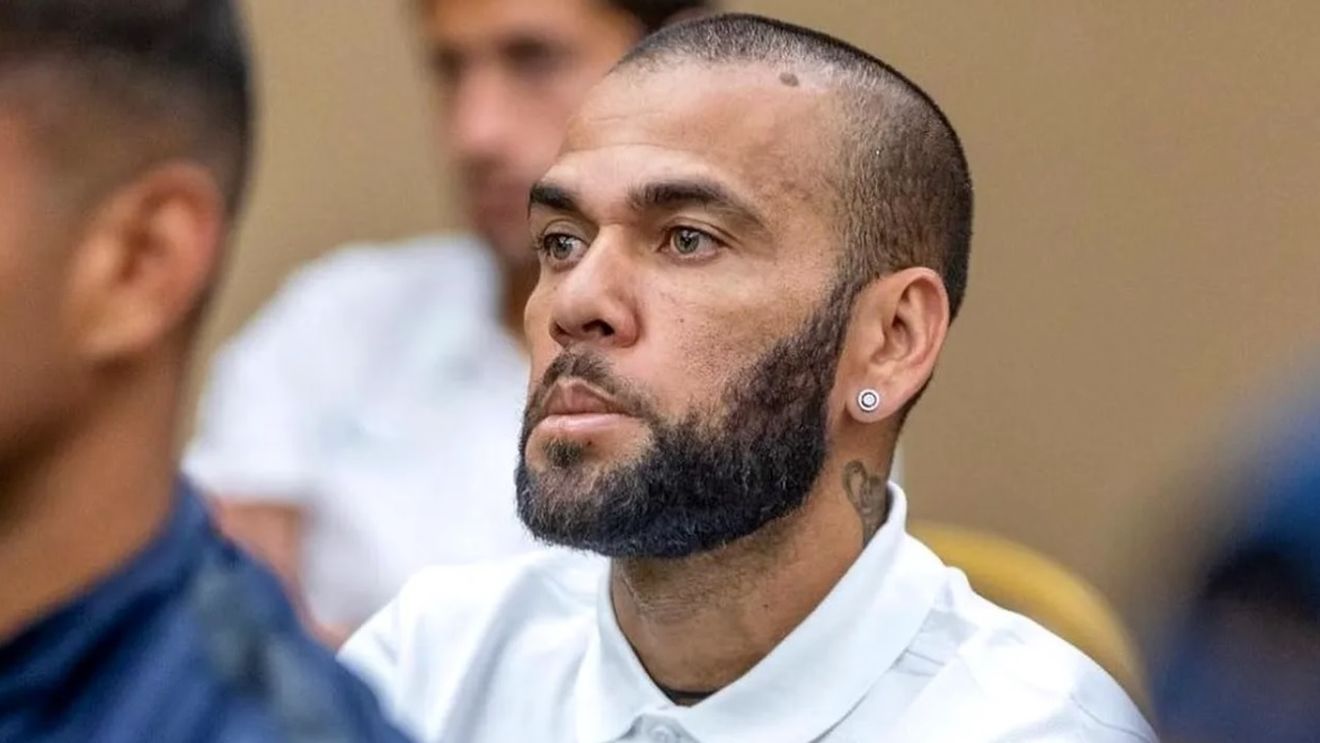 „Dani Alves s-a sinucis”. Informația care a șocat Brazilia s-a dovedit a fi falsă, deși a fost publicată pe rețeaua X de un jurnalist
