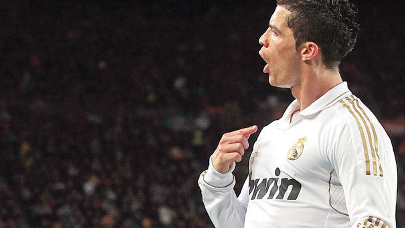 Ronaldo l-a eclipsat pe Messi!** Cu golul din "El Clasico", portughezul și-a depășit două recorduri