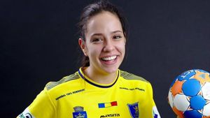 Corona Brașov a fost eliminată de CSM București în Cupa României, dar Sorina Tîrcă a dat recital. Interul stânga a fost jucătoarea meciului, cu nu mai puțin de 12 goluri marcate în poarta campioanei