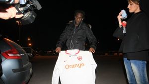 S-a rezolvat transferul lui Papa Malick la Dinamo