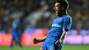 Alexandru Băluță, la primul gol pentru FCSB! Faza de arbitraj controversată care a făcut ca vicecampioana să își dubleze avantajul în meciul cu Petrolul | VIDEO