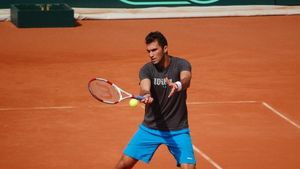 Roland Garros | Tenismenii români și-au aflat adversarii și la dublu. Cu cine joacă Begu, Cîrstea, Niculescu, Olaru, Mergea și Tecău 