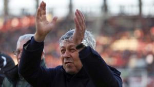 Mircea Lucescu, încântat după inaugurarea Stadionului Rapid: „Mi-aș fi dorit și eu să fi jucat într-o astfel de atmosferă!”
