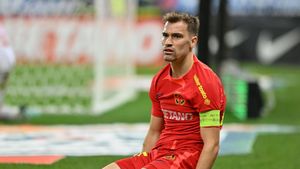 Darius Olaru, prima reacție despre imaginile în care s-a spus că ar fi fost beat! "Lumea judecă, dar nu ştie"