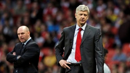 Un manager din Premier League, nevoit să-și angajeze bodyguard!** "Am fost sfătuit că ar fi în interesul meu" Fanii au vrut să-i ceară socoteală