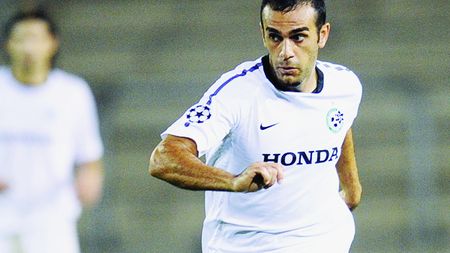 Ar face bine să nu-l supere: Cel mai periculos adversar al lui Stanca are în spate un "CV" impresionant!** Un terorist ar putea urmări Steaua din tribune