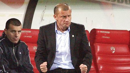 Munteanu, probleme mari înainte de duelul cu Viitorul lui Hagi!** "Câini" fără colți: apărarea lui Dinamo e 'decimată'