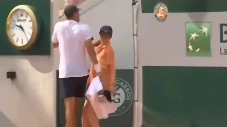 TENIS „N-am atins-o!”. Jucătorul spaniol a vorbit despre faza controversată cu fata de mingi de la Roland Garros