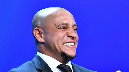 Roberto Carlos s-a uitat la meciul lui Ianis cu Real Madrid și și-a adus aminte de Gică Hagi: "Nu am amintiri bune cu el!" :) Ce a declarat legendarul fundaș brazilian