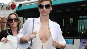 Jenant. Miranda Kerr s-a făcut de râs în fața fanilor