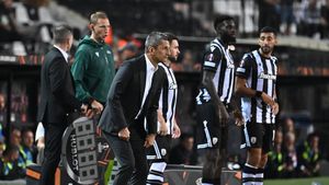 Răzvan Lucescu, jackpot pentru PAOK! L-a umplut de bani pe patronul Savvidis, după calificarea din Europa League