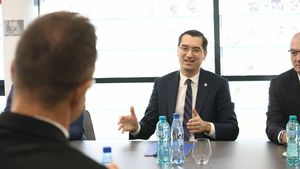 Răzvan Burleanu, întâlnire neașteptată cu un politician important din Ungaria! Anunțul FRF