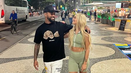 Totul până la Alisha Lehmann! Douglas Luiz, scandal cu un jurnalist după ce acesta a făcut o glumă despre iubita lui | GALERIE FOTO