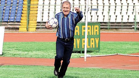 Negrilă visează la semifinalele Cupei: "Putem învinge Steaua dacă fanii vor fi ca pe vremea noastră. Vreau iar sărbătoare pe Omblemenco"