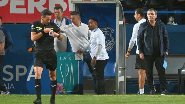 Adrian Ilie, șocat de comportamentul arbitrului cu fostul său coleg din Generația de Aur: „Mă mir că nu i-a dat Colțescu și două palme lui Gică Hagi!”
