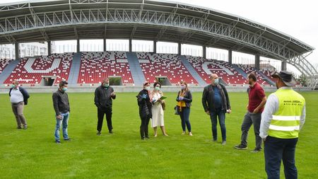 Recepția gazonului stadionului din Arad nu a fost finalizată. Primăria a cerut remedierea decifiențelor constatate. Constructorul: ”Probleme absolut mărunte!”