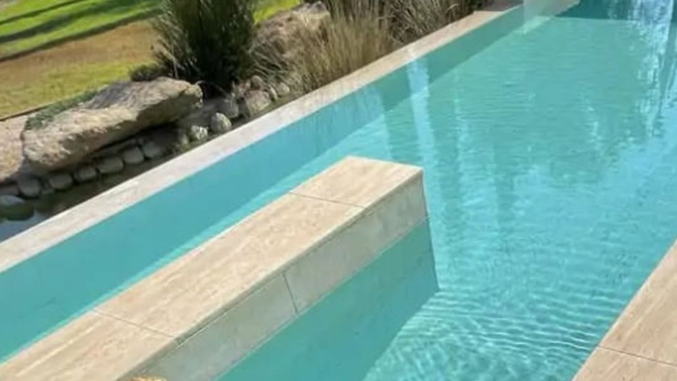 A plătit 10.000.000 de euro pentru vila din capitala țării. „Bijuteria” are o piscină de-o frumusețe rară