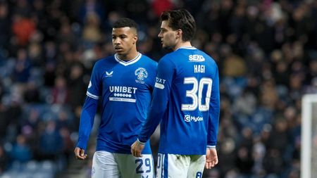 „Aşa ceva se găseşte greu în toată lumea". Ianis Hagi, mentor pentru atacantul de la Rangers care a impresionat