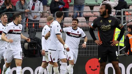 I-a dat gol lui Ionuț Radu, apoi s-a dus la camera TV și a făcut asta! Moment incredibil în Venezia - Bologna. VIDEO