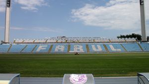 SSC Farul joacă la Călărași al doilea meci "acasă" din Liga 2. Închis pentru echipa suporterilor din cauza "situației incerte", stadionul Farul din Constanța a fost închiriat clubului lui Marica, proaspăt înscris în Liga 4