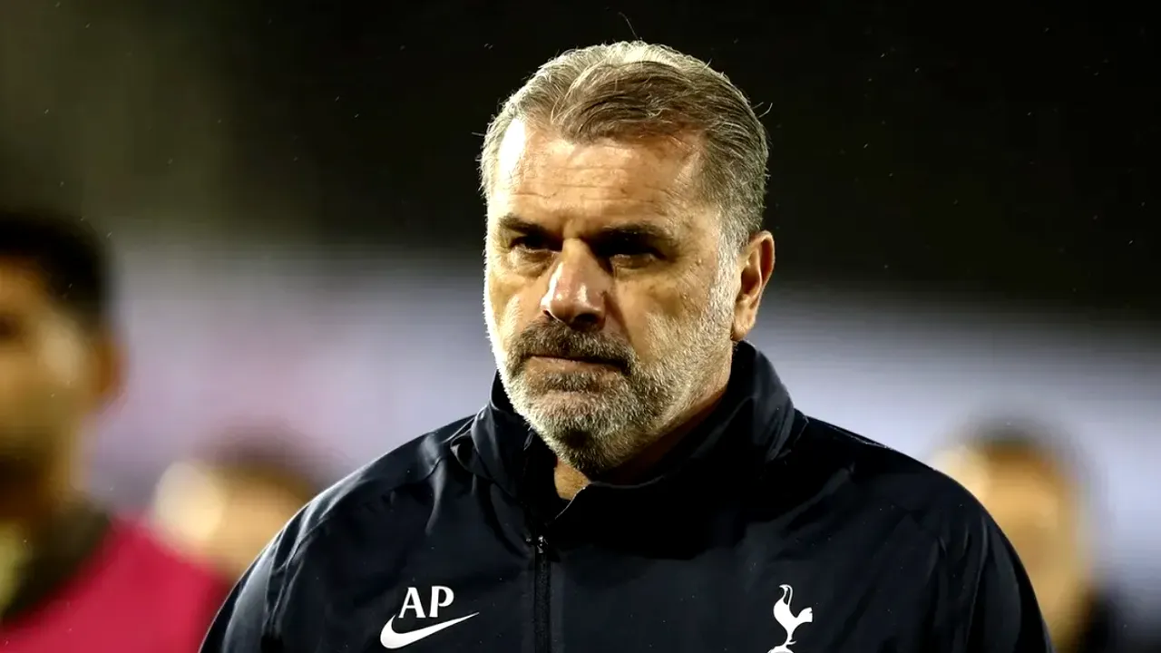 Managerul lui Radu Drăgușin s-a blocat când a auzit ce l-a întrebat o jurnalistă, imediat după Fulham - Tottenham 3-0! „Ce pot să răspund la asta?”