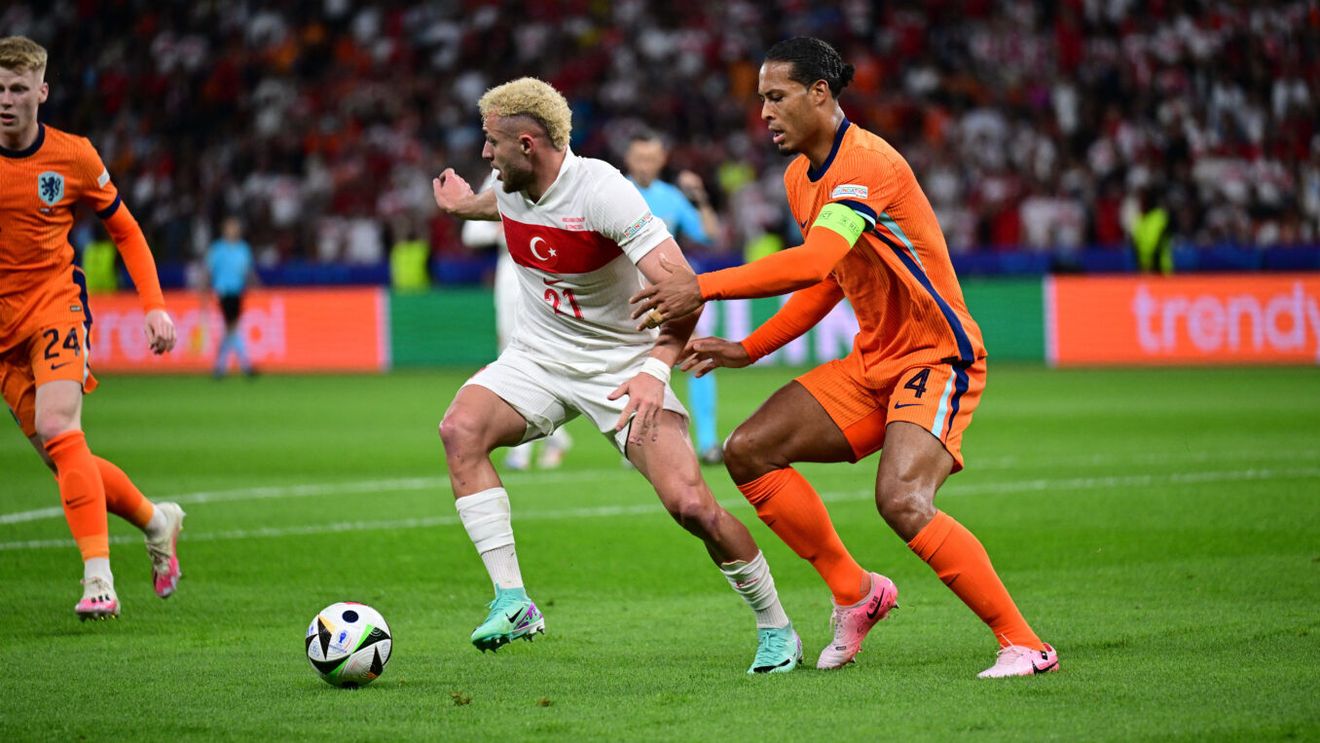 Arogantul Virgil van Dijk, care umilea România după victoria cu 3-0 a Olandei, a avut un discurs total diferit legat de calificarea în fața Turciei! Mesajul căpitanului lui Ronald Koeman, după ce fanii din Țările de Jos s-au luptat în tribune cu invazia turcă din Germania