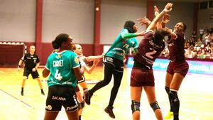 Cine este handbalista din Liga Florilor care-și acoperă capul și picioarele în timpul meciurilor! Rezultatele primei etape din campionatul intern. FOTO