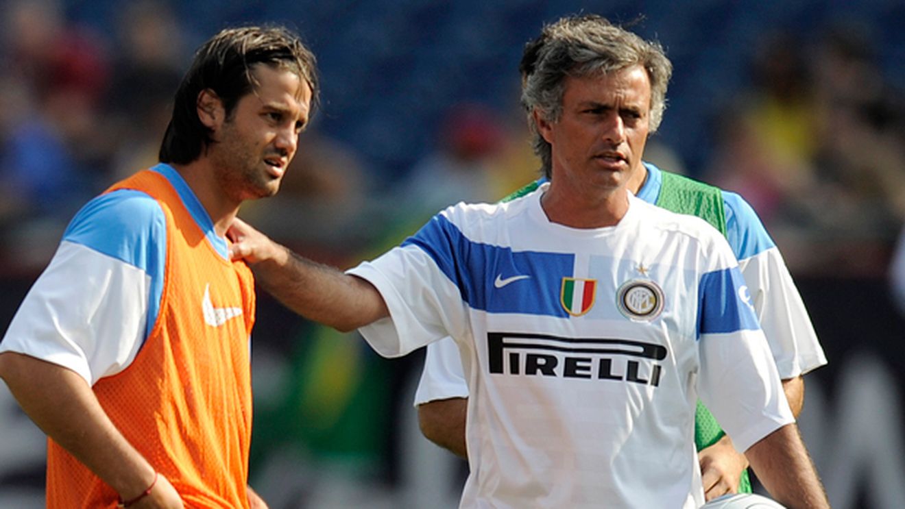 Dezvăluiri de senzație din vestiarul lui Inter!** Chivu, prins la mijloc între războiul dintre Mourinho și Ibrahimovic