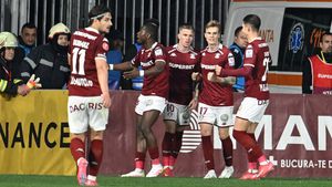 Cea mai controversată fază din Rapid - FCSB! Petrila a marcat, dar Radu Petrescu a fost chemat la VAR și a anulat golul pentru un fault la Șut