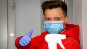 Rapidiștii au trecut testul SARS-CoV-2 și intră în cantonamentul de două săptămâni. Echipa giuleșteană e a treia din play-off-ul Ligii 2 care începe pregătirea în mod organizat