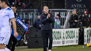 Antrenorul lui Cagliari a avut nevoie doar de Youtube și s-a lămurit deja ce poate Florinel Coman să facă