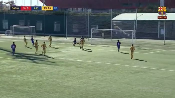 Ianis, apelativ de fotbalist de top! După Zicu și Hagi, un alt român care poartă acest prenume face senzație: e star în celebra La Masia, fabrica de talente a celor de la FC Barcelona, și are șanse să ajungă lângă Pedri și Ansu Fati la prima echipă | VIDEO