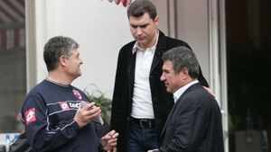 "Am semnat pe doi ani cu Dinamo!" VEZI ce obiective are Andone!