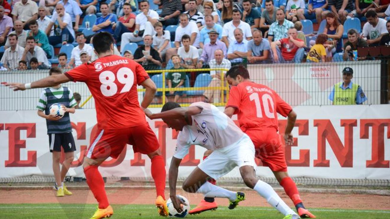 FC Botoșani - Gaz Metan 0-3. Gazdele au jucat în 10 oameni din minutul 54