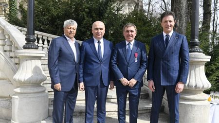 Liderul Generației de Aur, apariție uluitoare în elicopter la antrenamentul academiei sale de fotbal: „Pândeam toți să-l vedem”