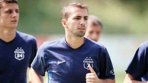 Szekely poate arunca vestiarul în aer!** "Jucătorii s-ar supăra dacă ar fi titular! Nu poate câștiga mai mult decât echipa"