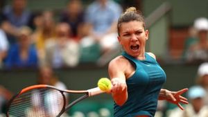 Prima declarație a Simonei după revenirea fantastică din meciul cu Riske: "Am încercat să fiu mai agresivă, mai ales că am fost condusă!" Ce a spus Halep despre costumul Serenei | Corespondență de la Paris