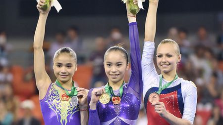 Situație fără precedent la Campionatele Mondiale de gimnastică: patru medaliate cu aur la paralele