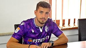 Universitatea Craiova l-a împrumutat pe Drăghici la FC Argeş