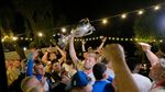 Oltenii lui Mihai Rotaru au petrecut cu lăutari până în zori, pe malul lacului, după câștigarea titlului în Superliga