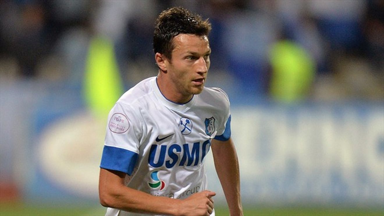 Momente dificile pentru un fotbalist din Liga 1. Mașina pe care o conducea a fost implicată într-un accident grav de circulație, iar fiica de două luni a fost transportată de urgență la spital