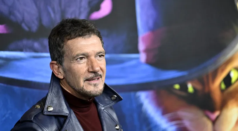 Antonio Banderas, fotografie nemaivăzută până acum! Imaginea de colecție, de pe vremea când era un tânăr fotbalist, a făcut-o pe Nadia Comăneci să reacționeze imediat