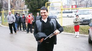 "Bomba la Rapid" a fâsâit din prima etapă!** Ganea, învins la primul meci ca "principal" în Moldova