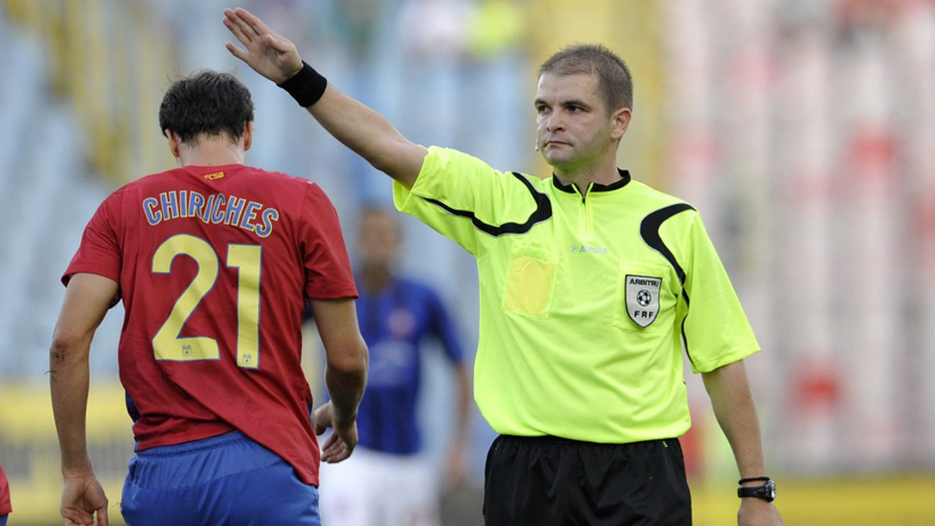 Popa Stelei. Centralul acuzat de medieșeni că ar fi fan înfocat al Stelei e "talismanul" campioanei. Roș-albaștrii au câștigat toate meciurile cu el la centru