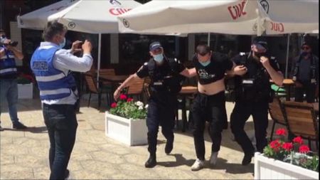 Tensiune maximă în Bănie! Jandarmeria, în alertă înaintea marelui derby FC U Craiova - Universitatea Craiova! Ce s-a întâmplat la cofetăria lui Sorin Cârțu