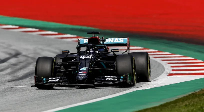 Lewis Hamilton va pleca din „pole-position” în Marele Premiu al Ungariei. Pilotul britanic are cifre uluitoare și l-a egalat pe legendarul Michael Schumacher